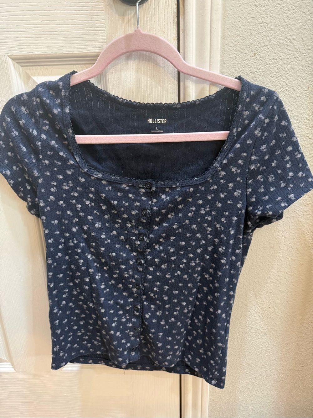 Hollister Navy Blue Floral Button-Front Crop Top